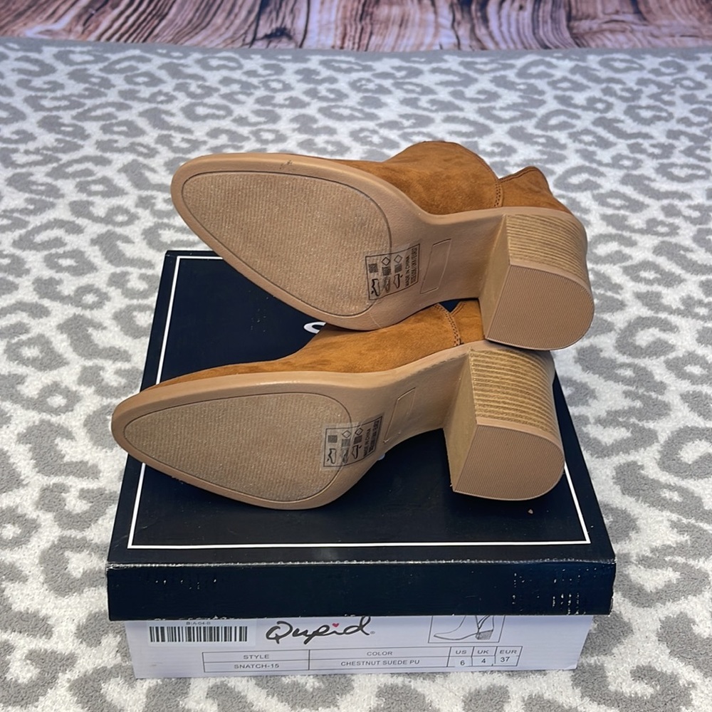 ๐Womens Snatch Chestnut Booties๐ - Picture 7 of 8
